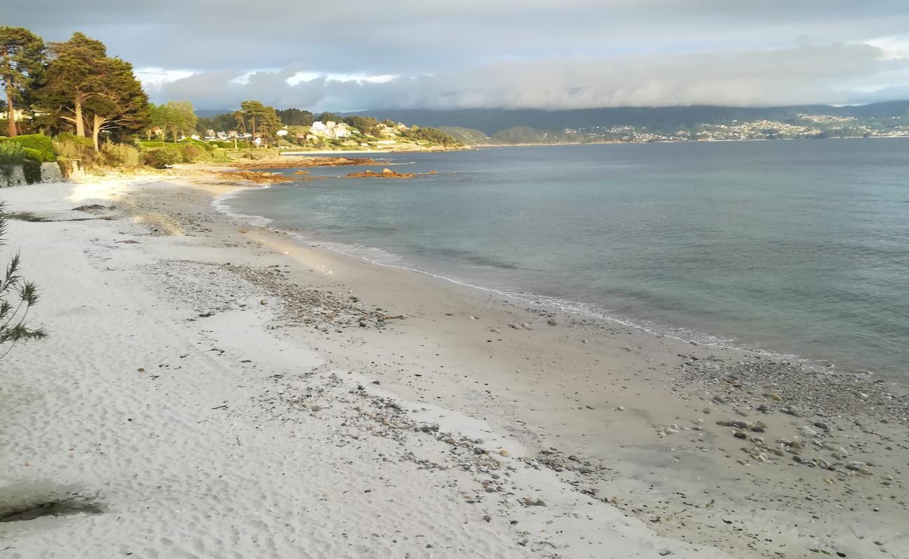 Photo de Nanin beach avec sable lumineux de surface