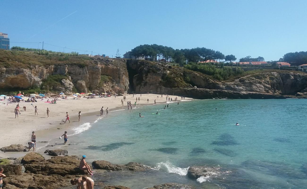 Photo de Paxarinas beach avec sable fin blanc de surface