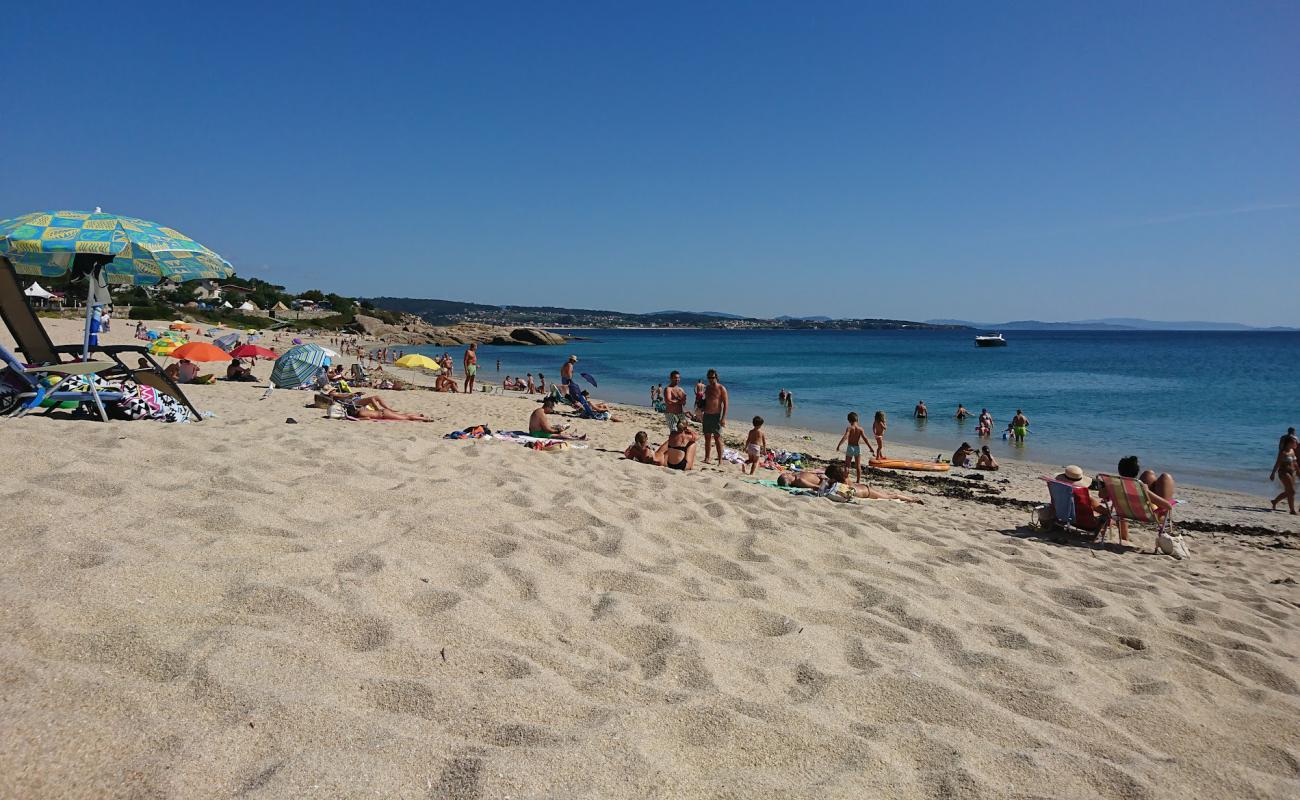 Photo de Raeiros beach avec sable blanc de surface