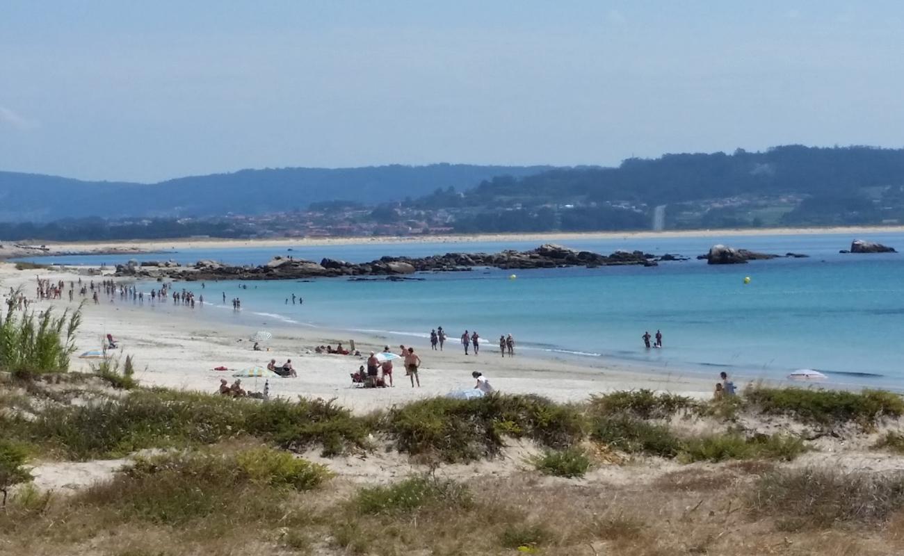 Photo de Area da Cruz beach avec sable fin blanc de surface