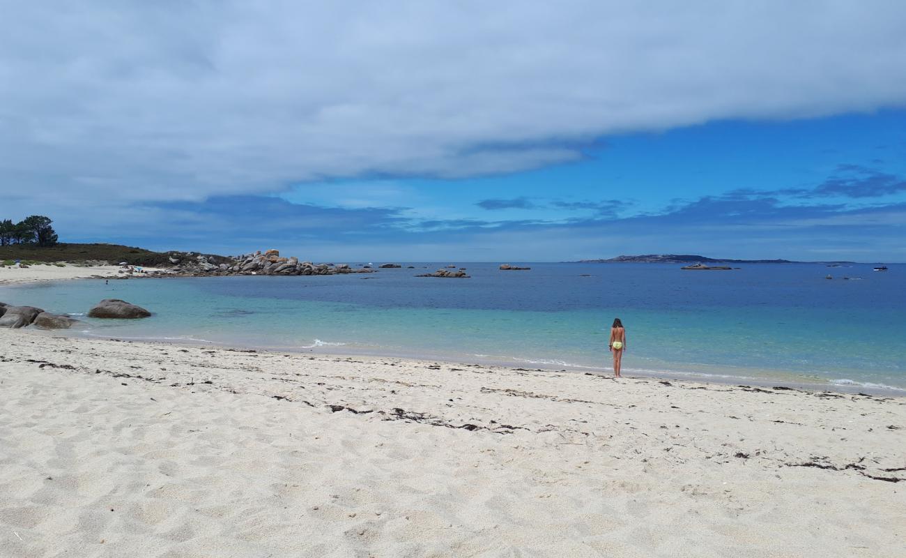 Photo de Castineira beach avec caillou fin blanc de surface