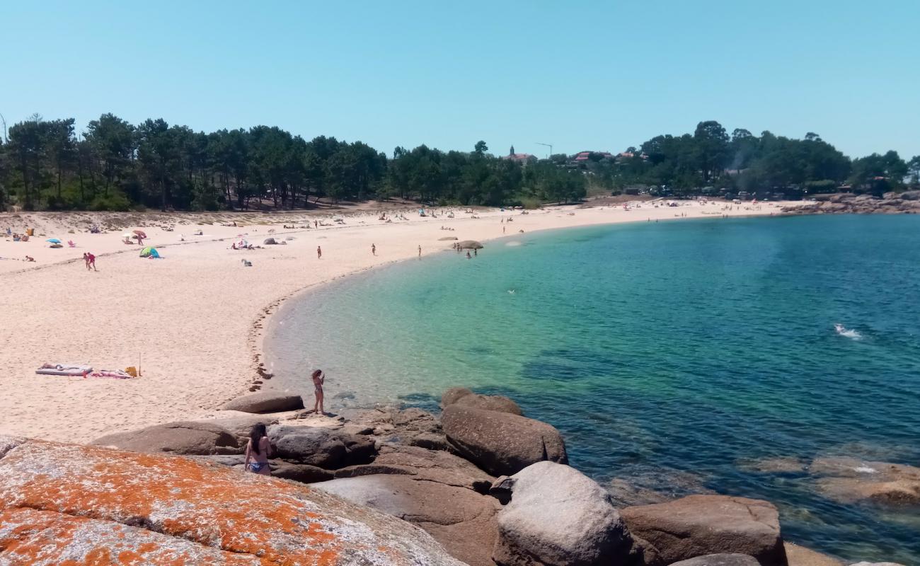 Photo de Area Grande beach avec sable blanc de surface