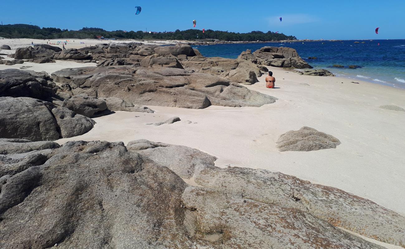 Photo de Mussel beach avec sable blanc de surface