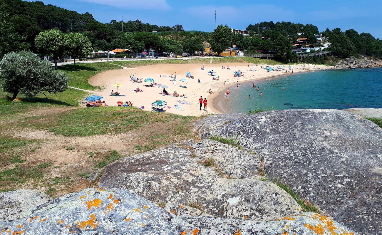 Photo de Cabio beach avec sable lumineux de surface