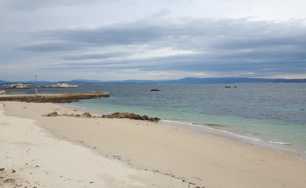 Photo de Ameixida beach avec sable lumineux de surface