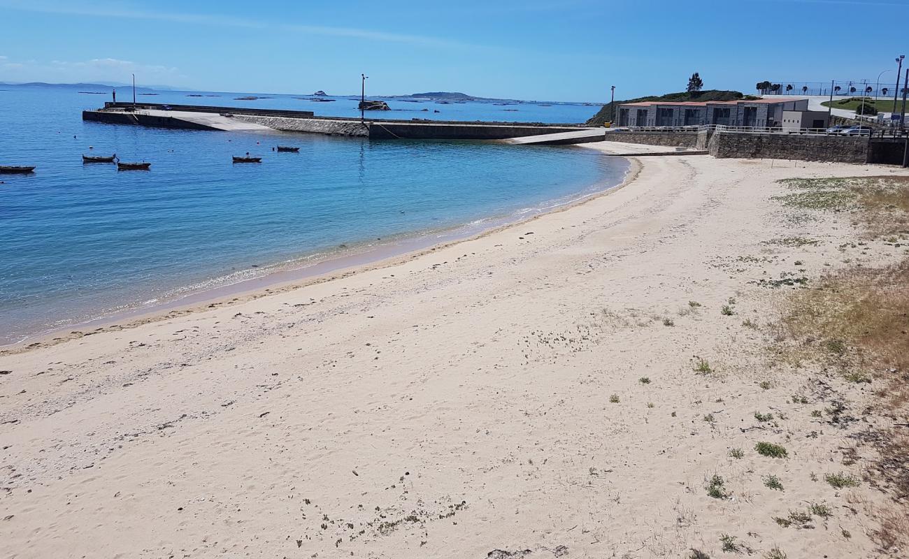 Photo de Castineiras beach avec sable lumineux de surface