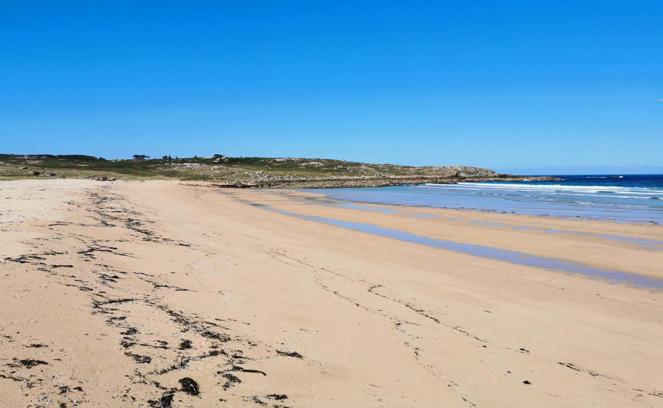 Photo de Serans beach avec sable beige de surface