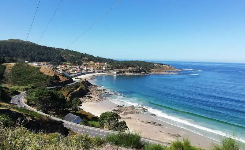 Photo de Fonforron beach avec sable beige fin de surface