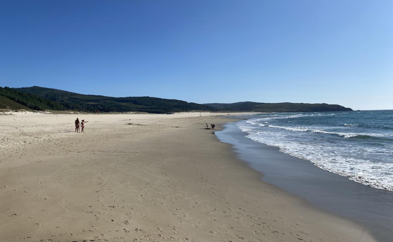 Photo de Praia do Rostro avec sable fin blanc de surface