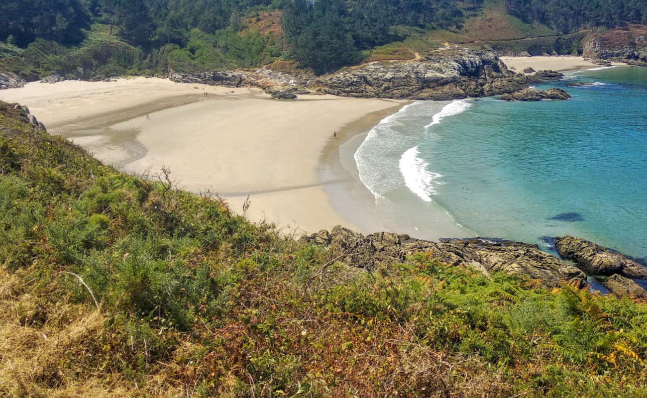 Photo de Praia de Rebordelo avec sable blanc de surface