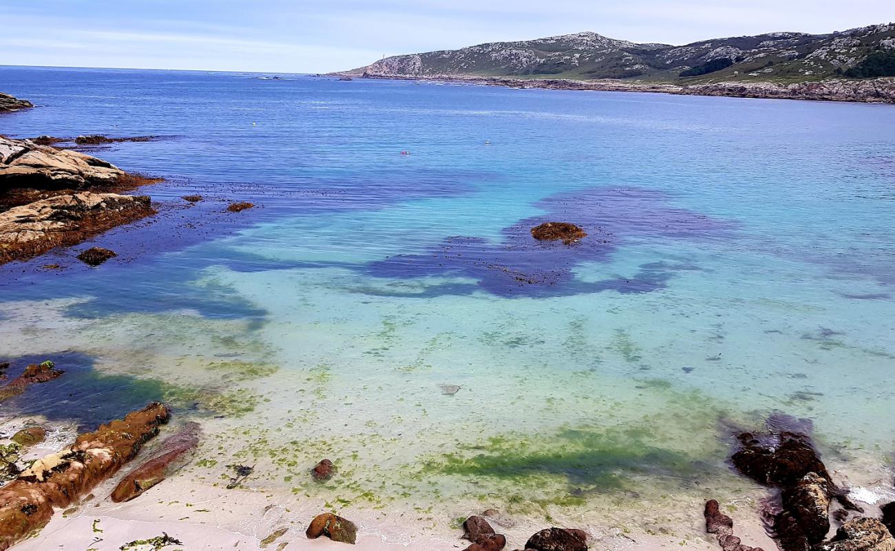 Photo de Praia de Santamarina avec sable blanc de surface