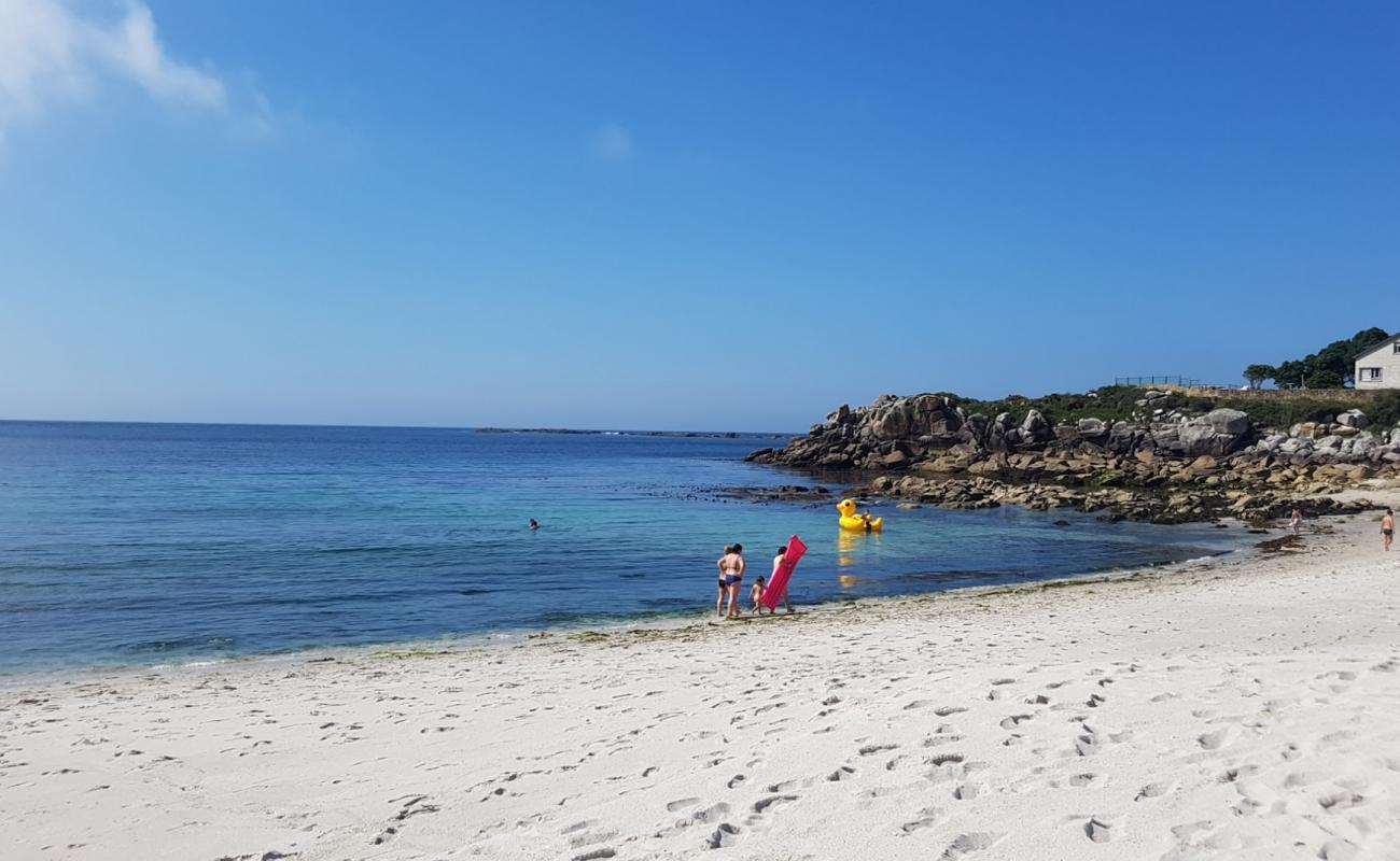 Photo de Playa de Barizo avec sable fin blanc de surface