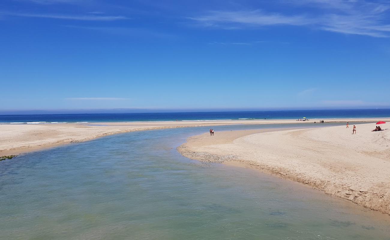 Photo de Praia de Baldaio II avec sable blanc de surface