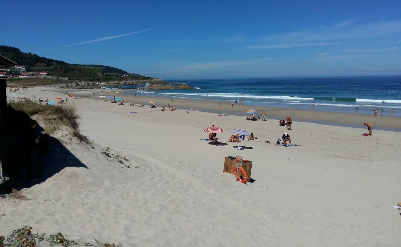 Photo de Praia de Barranan avec sable blanc de surface