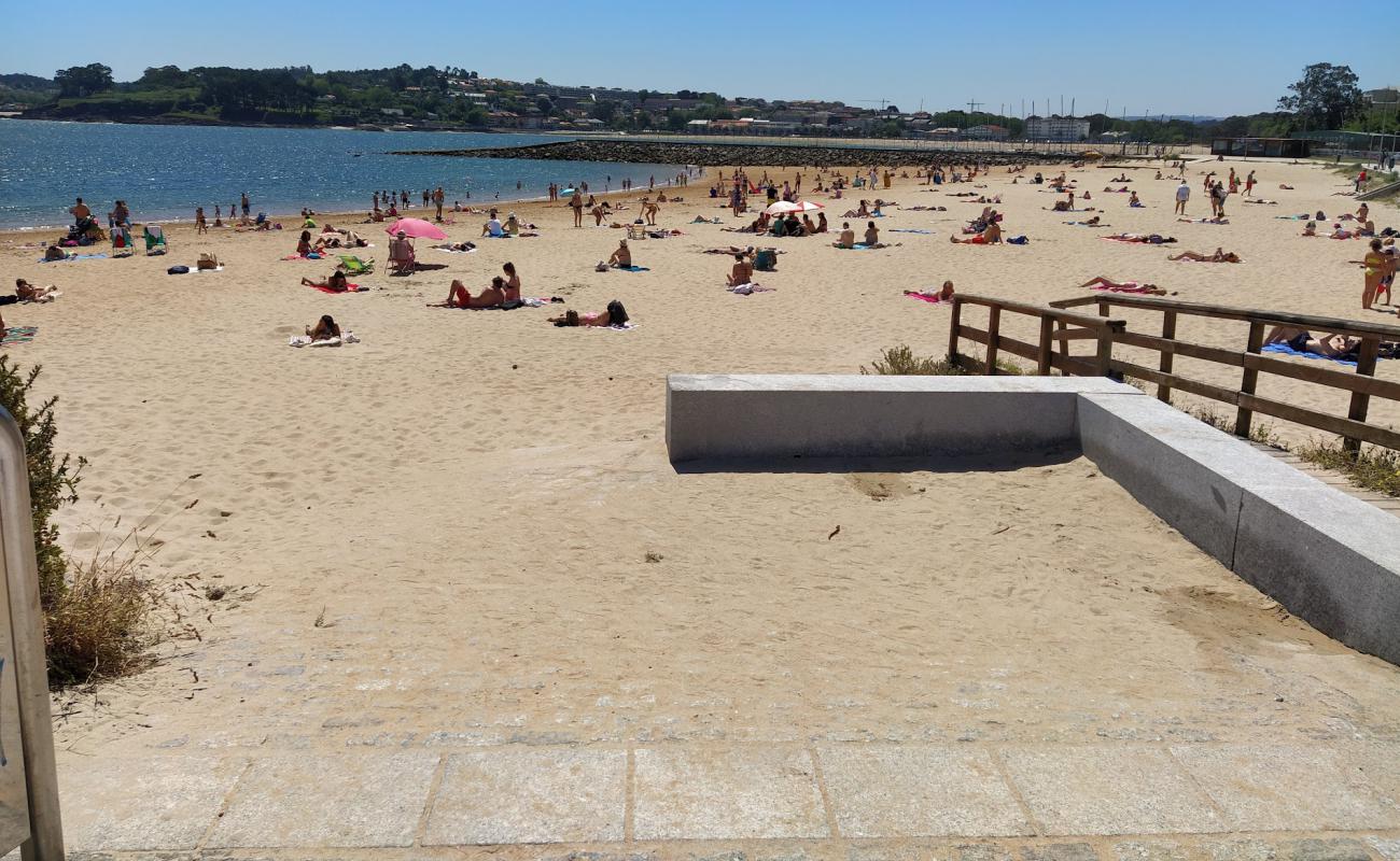 Photo de Playa de Oza avec sable beige de surface