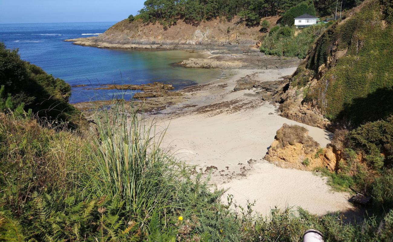 Photo de Praia de Canabal avec sable blanc de surface