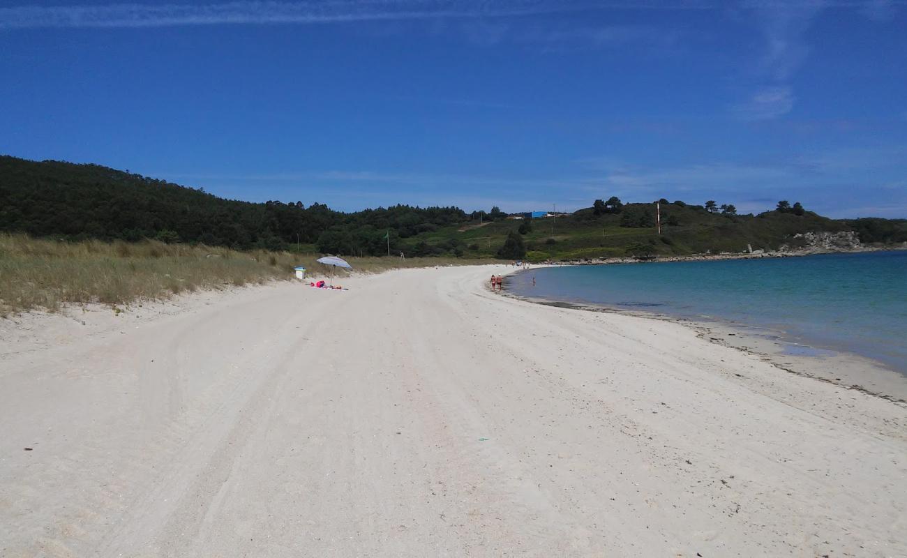 Photo de Praia de Lago avec sable blanc de surface