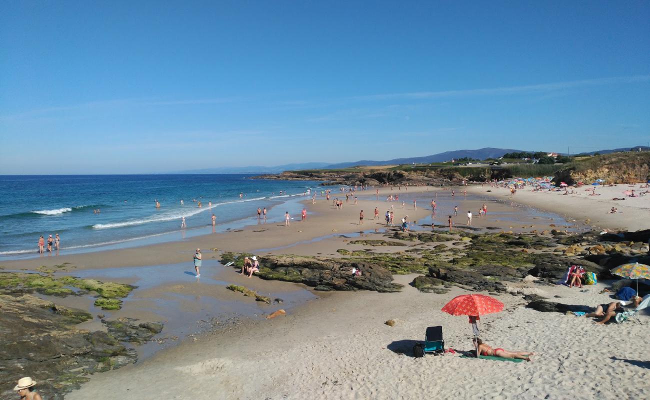 Photo de Praia de Peizas avec sable blanc de surface