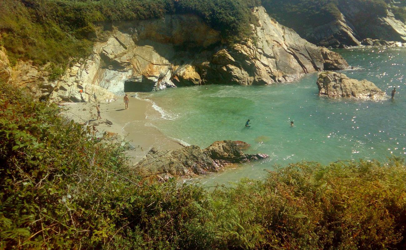Photo de Praia de Rocas Brancas avec sable beige de surface