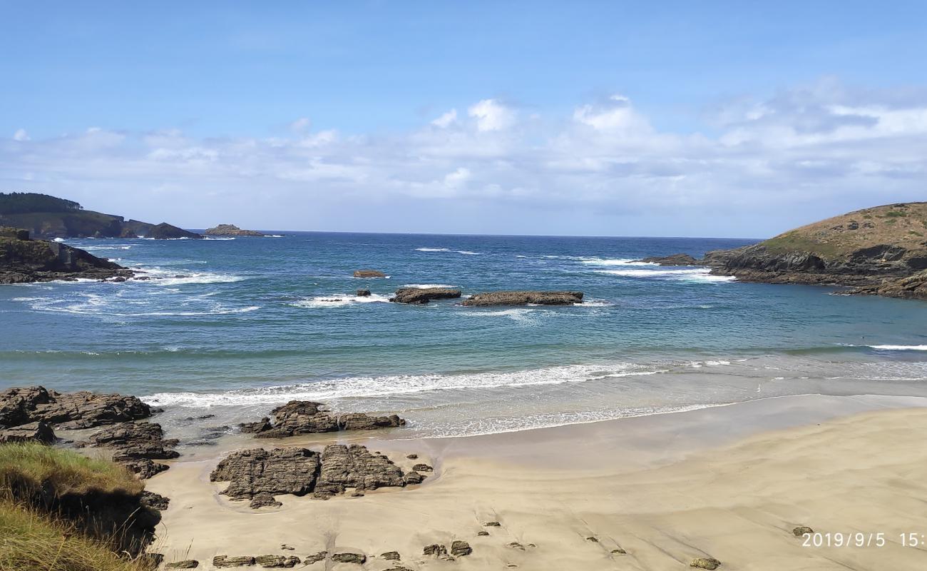 Photo de Plage de Porcia avec sable fin et lumineux de surface