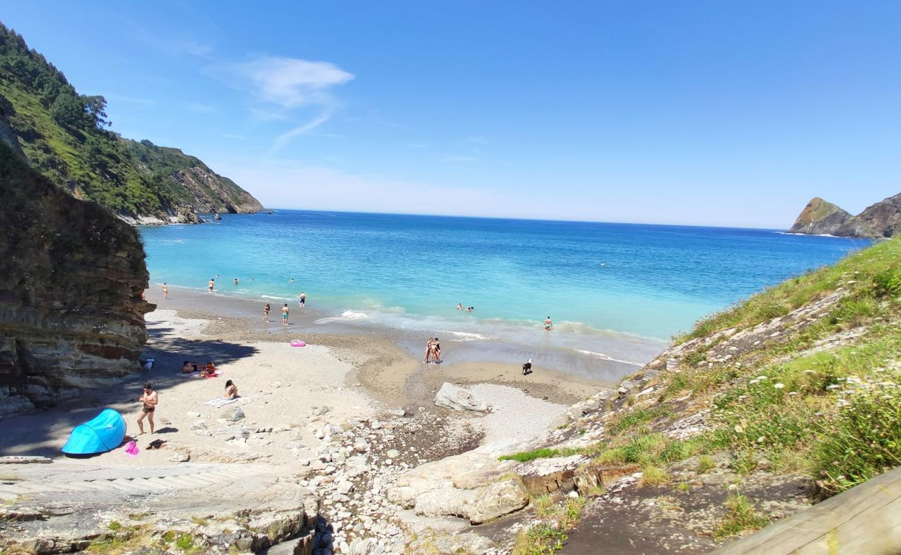 Photo de Plage d'Oleiros avec caillou gris de surface