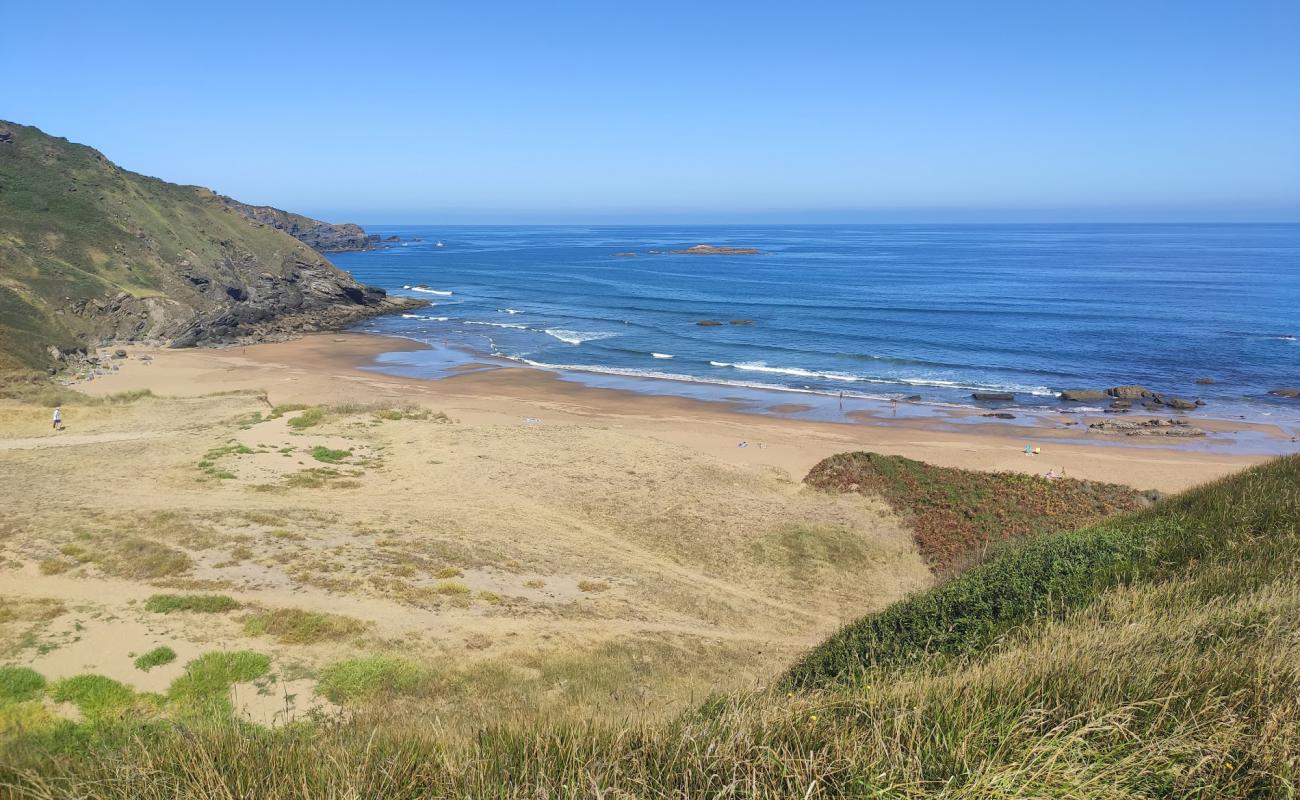 Photo de Playa de Carniciega avec sable beige de surface