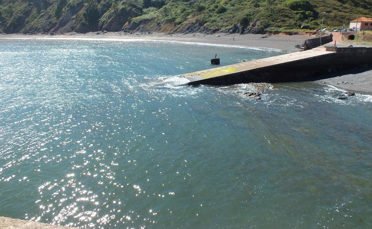 Photo de Playa de Llumeres avec caillou gris de surface