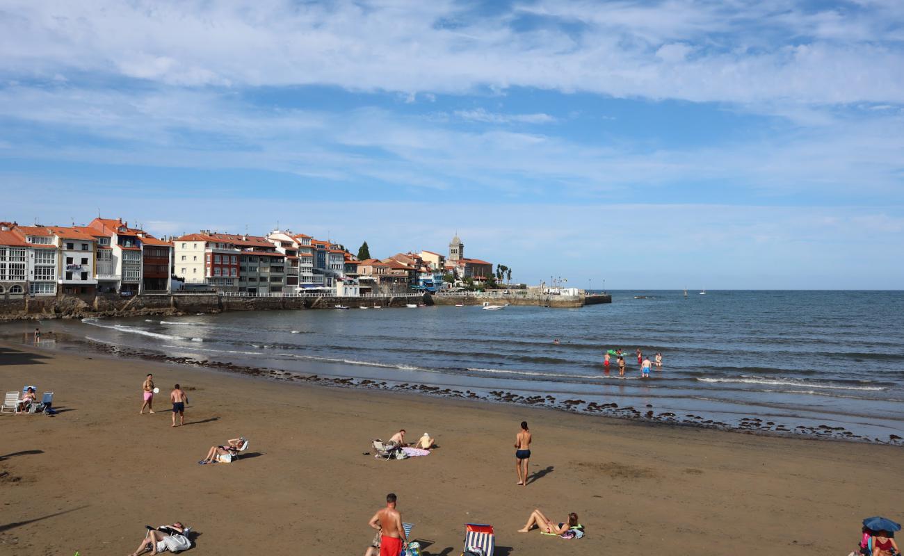 Photo de Playa de la Ribera avec sable beige de surface