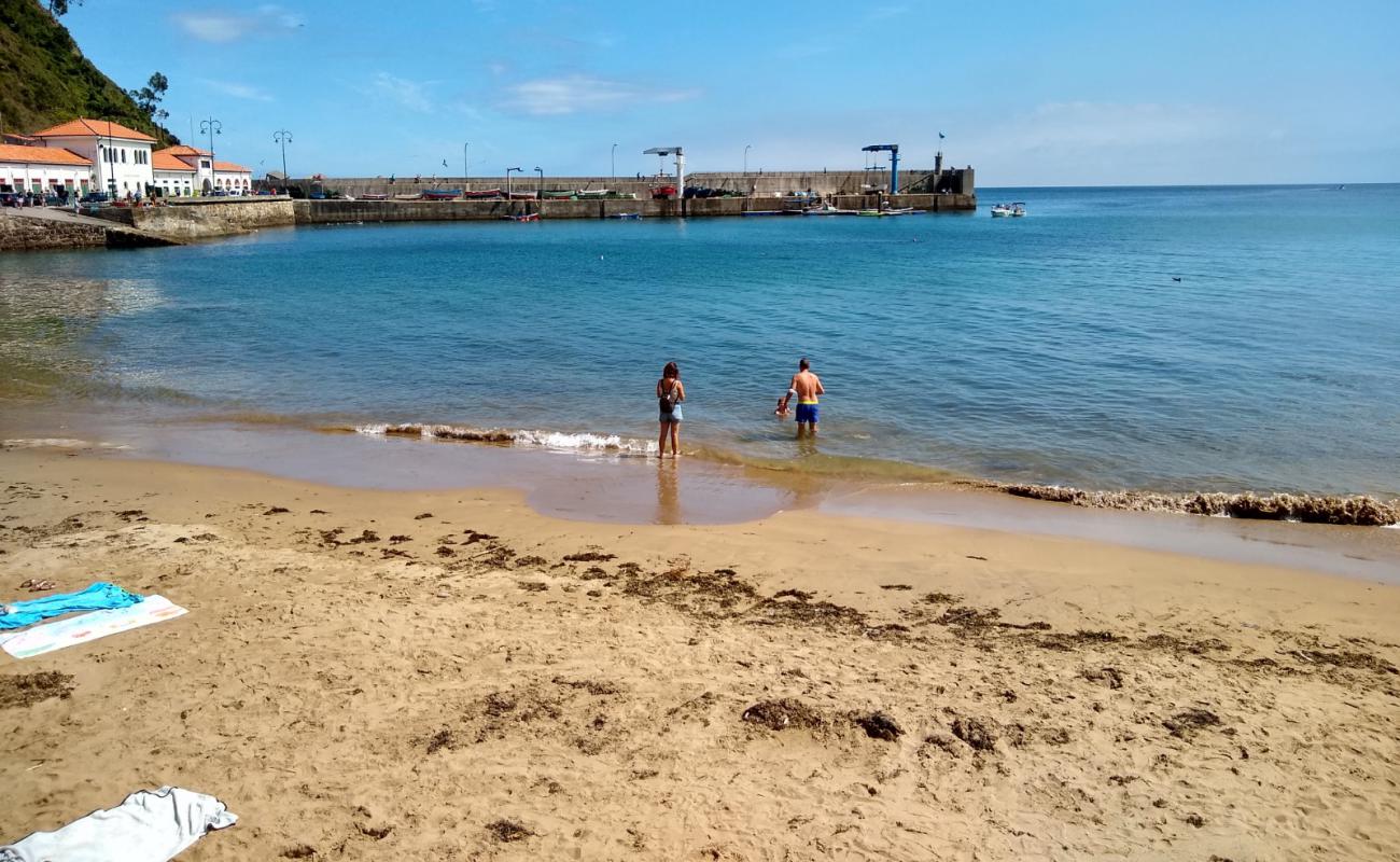 Photo de Tazones beach avec sable lumineux de surface