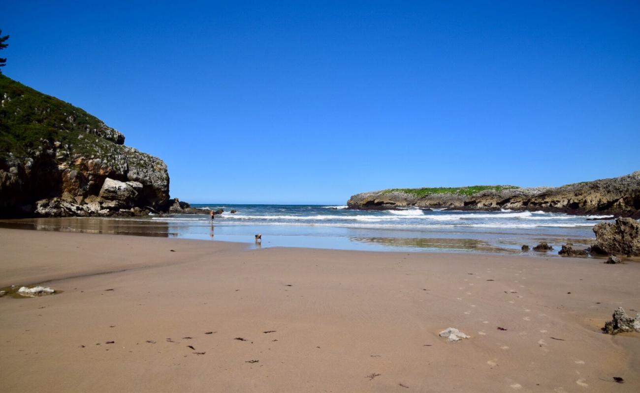 Photo de Playa de Los Curas avec sable lumineux de surface