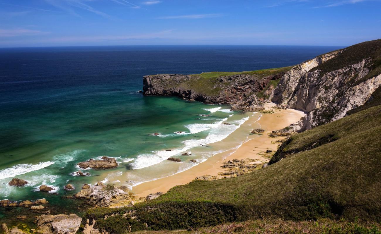 Photo de Playas de Mendia avec sable lumineux de surface