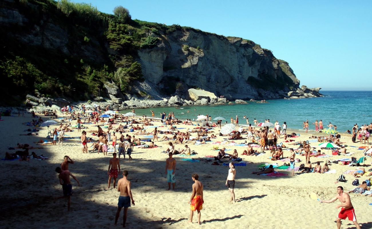 Photo de Plage de Matalenas avec sable beige fin de surface