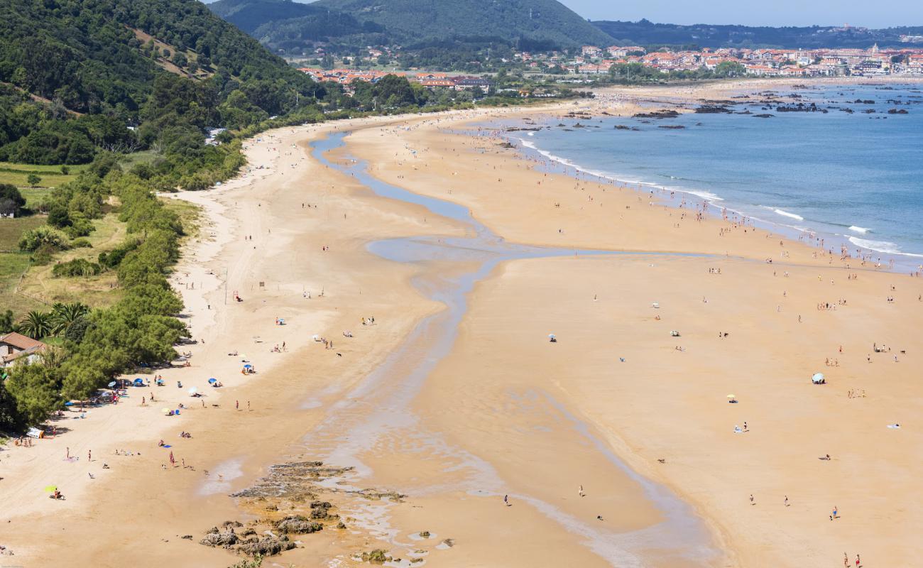 Photo de Plage de Noja (Plage de Trengandin) avec sable beige fin de surface