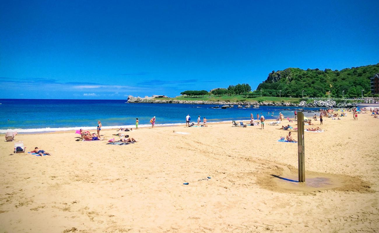 Photo de Playa de Brazomar avec sable beige fin de surface