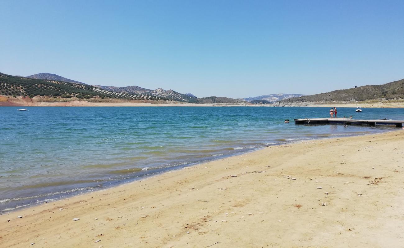 Photo de Playa de Valdearenas avec sable beige de surface