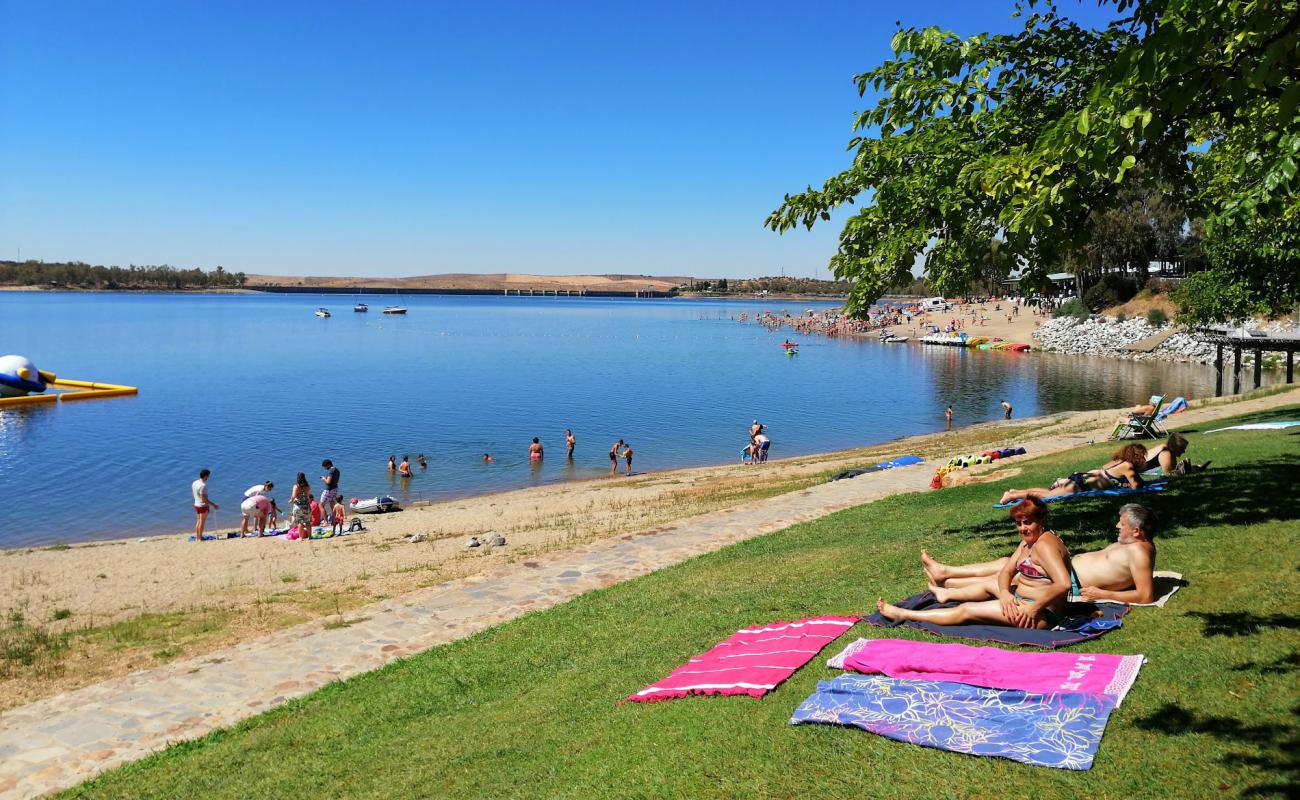 Photo de Playa de Orellana avec béton de surface