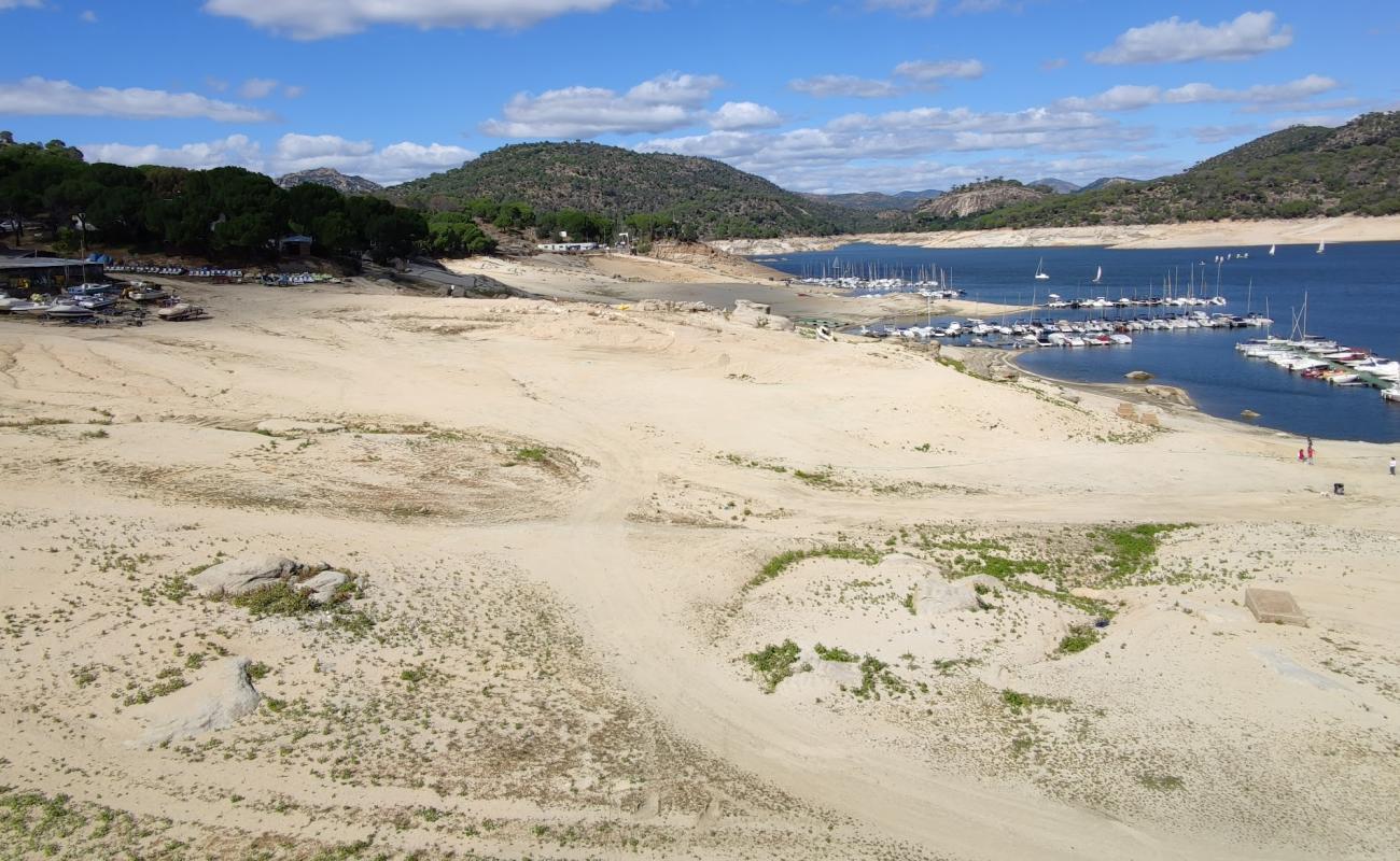 Photo de Playa El Muro avec sable lumineux de surface