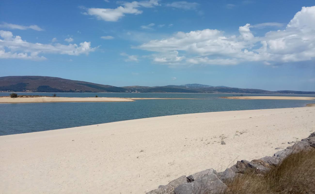 Photo de Playa de Arija avec sable lumineux de surface