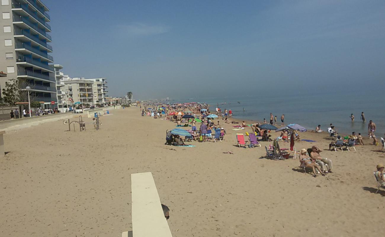 Photo de Plage de Bellreguard avec sable lumineux de surface