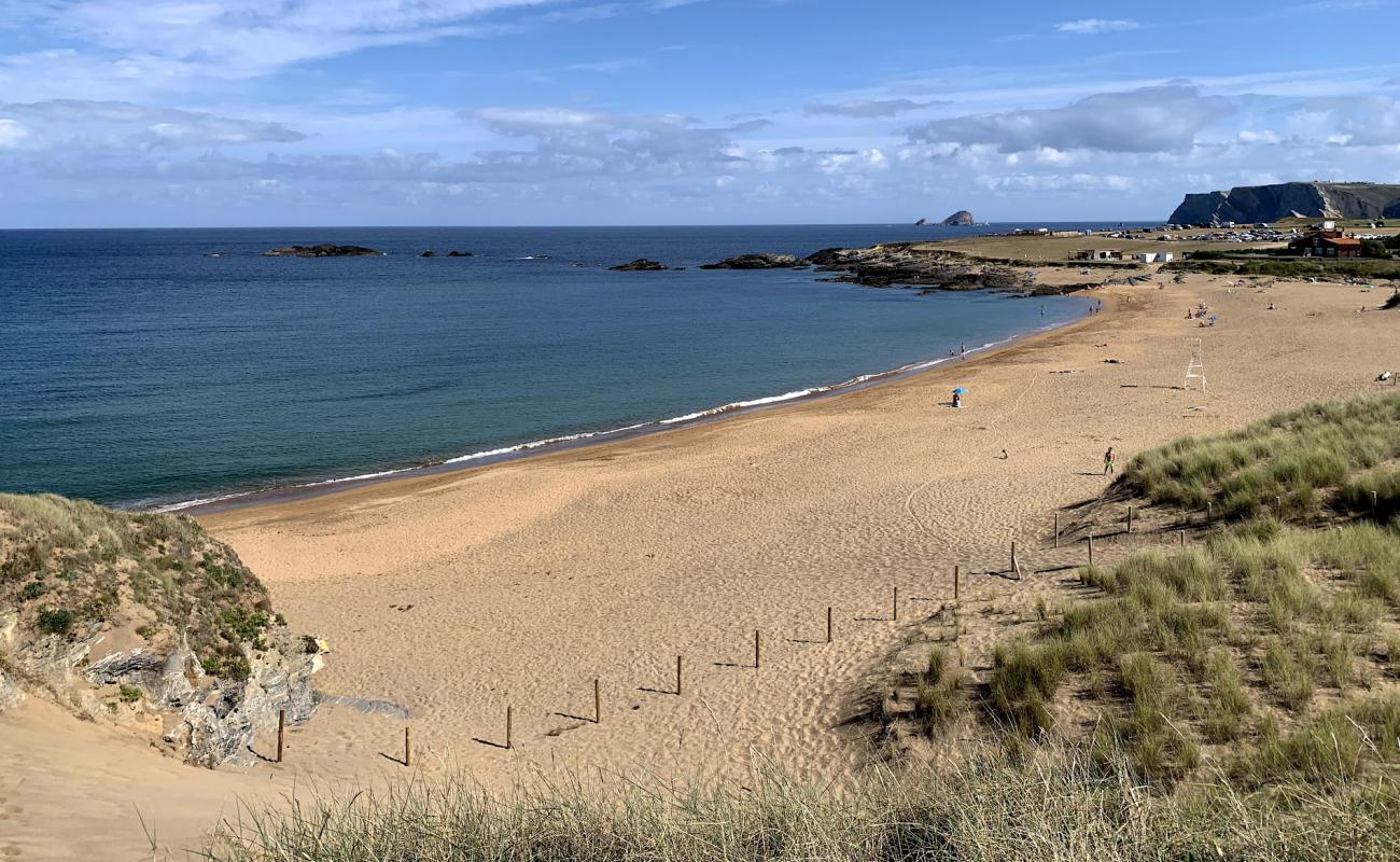 Photo de Plage de Verdicio avec sable lumineux de surface