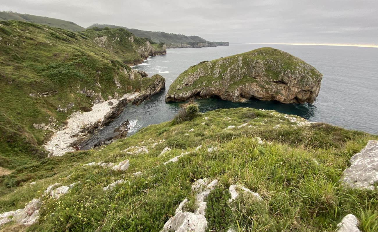 Photo de Playa de Pechon avec roches de surface