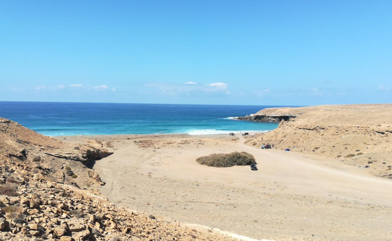 Photo de Playa De Garcey avec sable beige de surface