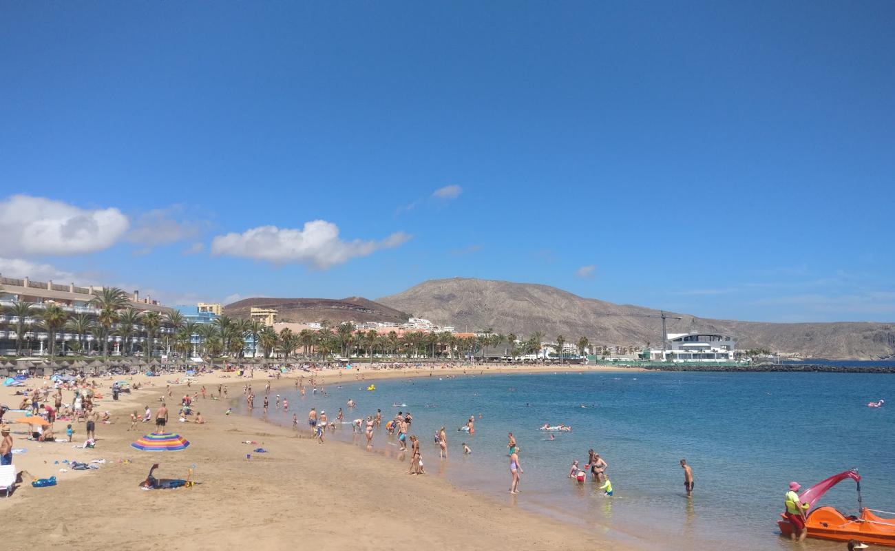 Photo de Plage de Las Americas avec sable lumineux de surface