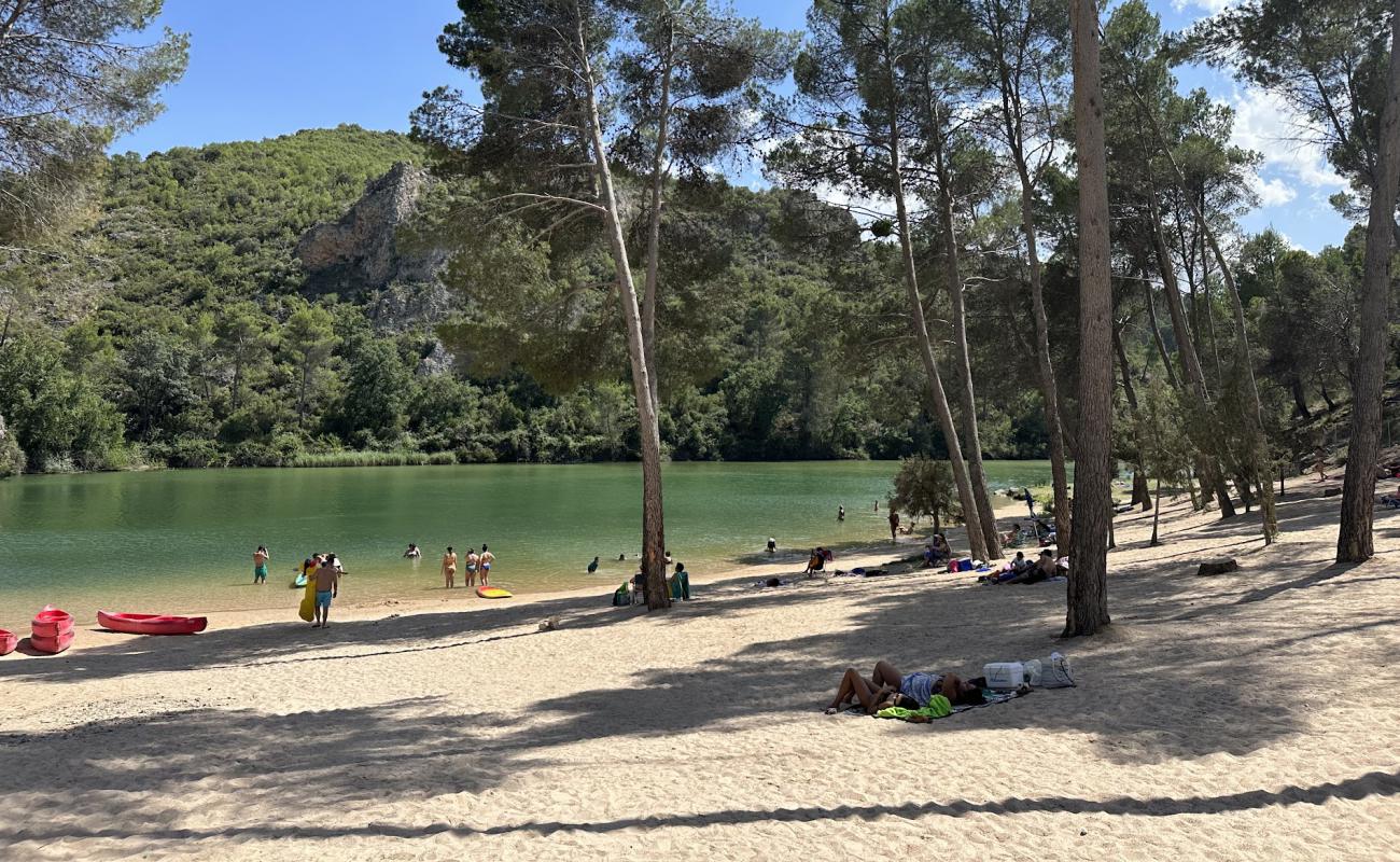 Photo de Plage de Bolarque avec sable beige de surface