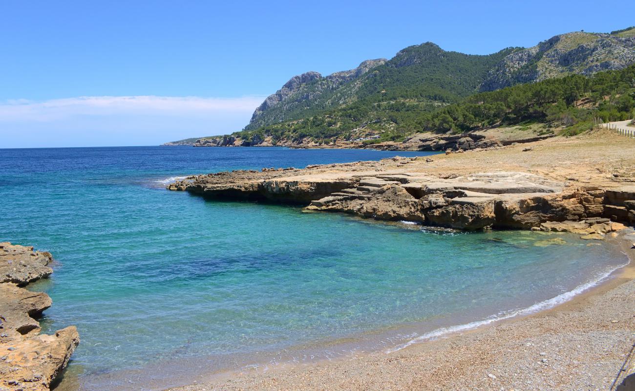 Photo de Playa La Victoria avec petits galets gris de surface