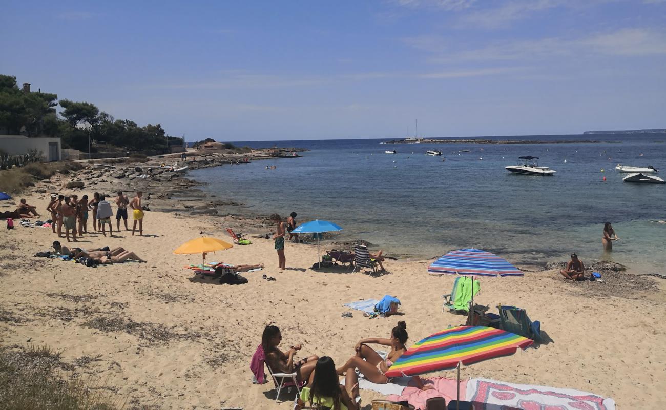 Photo de Playa des Marques avec sable beige de surface