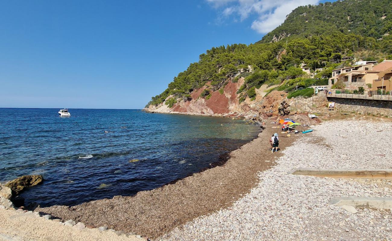 Photo de Playa Puerto de Valldemossa avec galets gris de surface