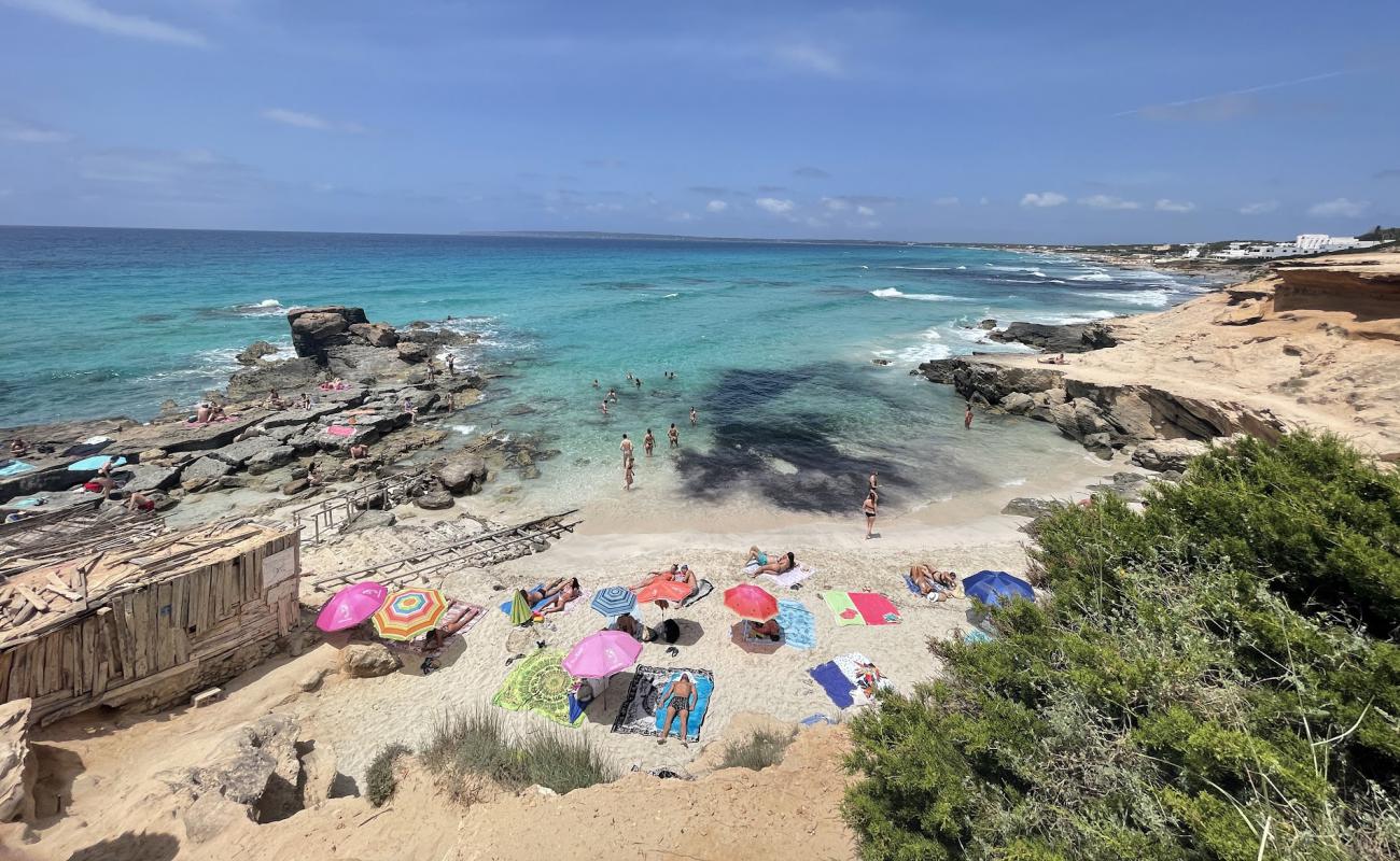 Photo de Calo Des Mort avec sable lumineux de surface