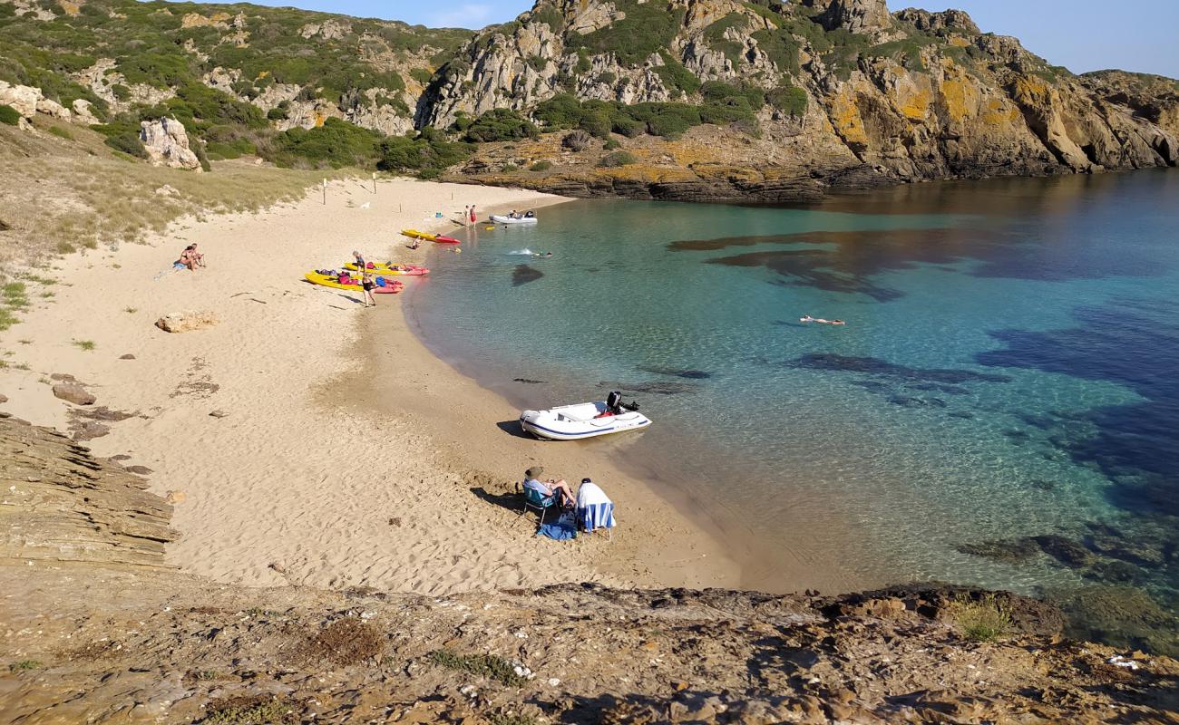 Photo de Playa Els Tamarells avec sable lumineux de surface