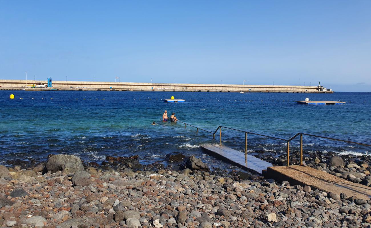 Photo de Playa de Puerto de La Estaca avec roches de surface